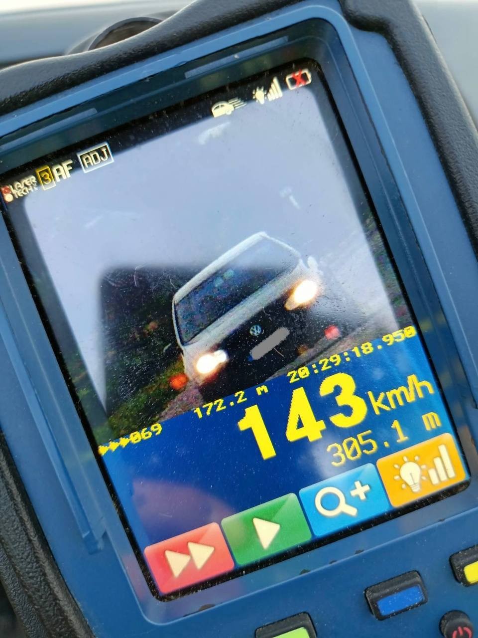 FOTO // Două șoferițe au fost oprite în timp ce se deplasau cu 173 și 103 km/h