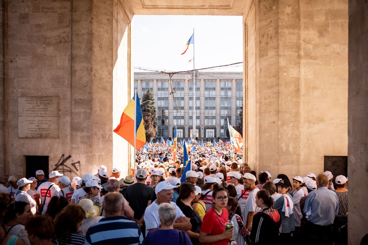 Protestul de amploare din PMAN: Oameni au ieșiți în stradă au cerut debarcarea PAS de la putere