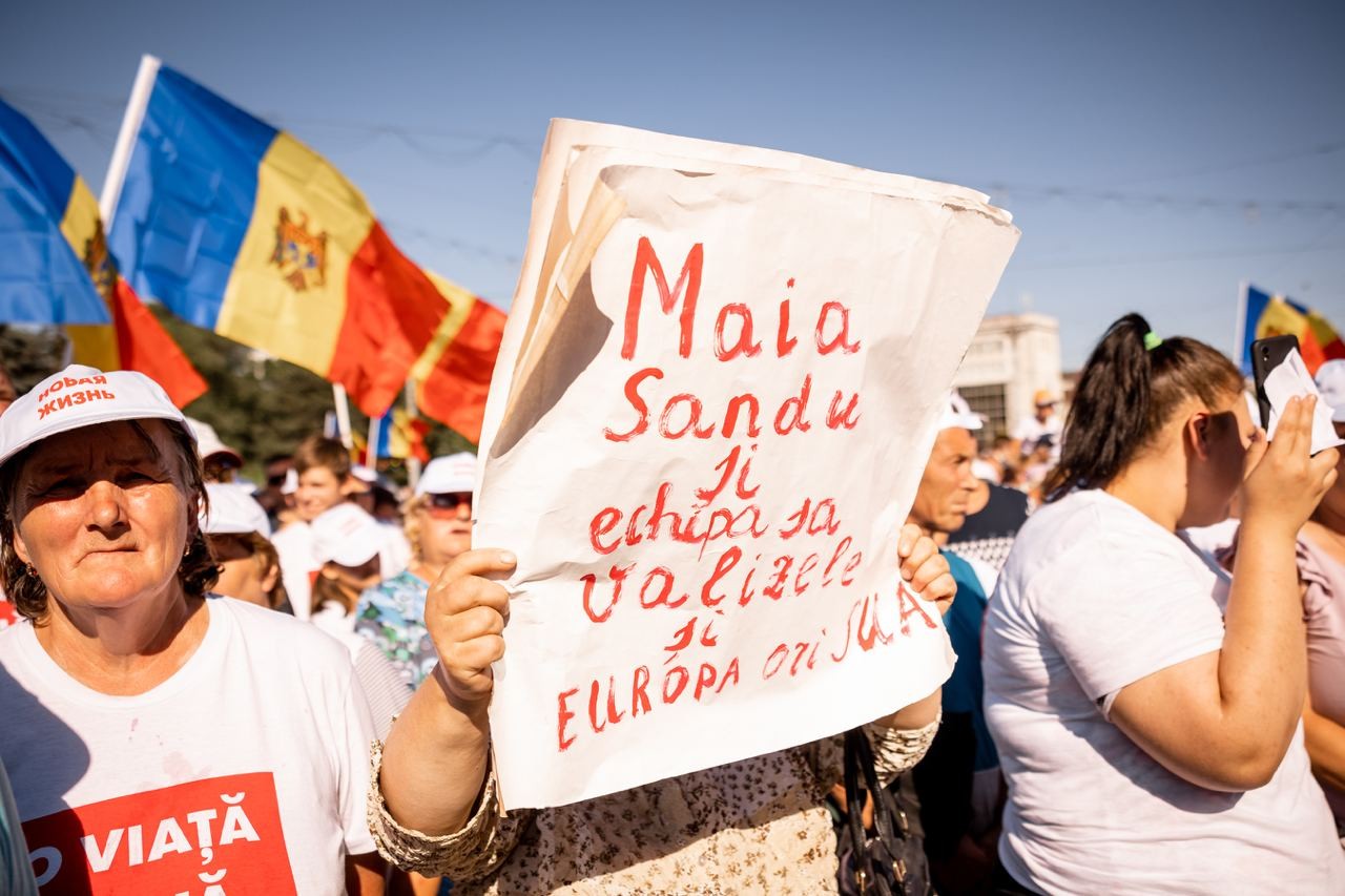 Protestul de amploare din PMAN: Oameni au ieșiți în stradă au cerut debarcarea PAS de la putere
