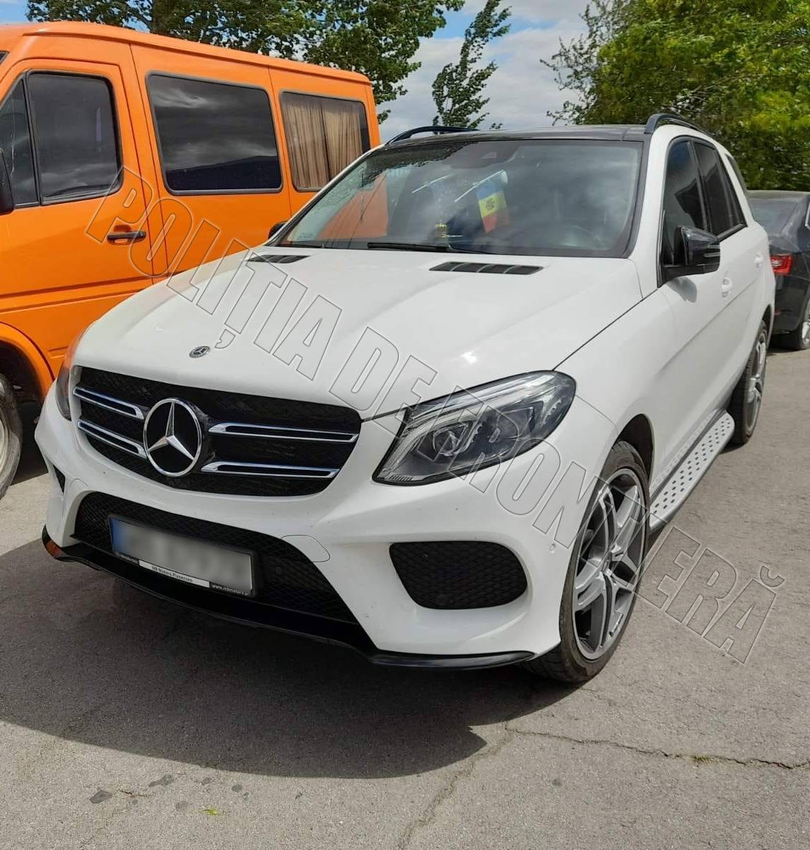 FOTO // Autoturisme căutate de Interpol, depistate la frontiera de vest