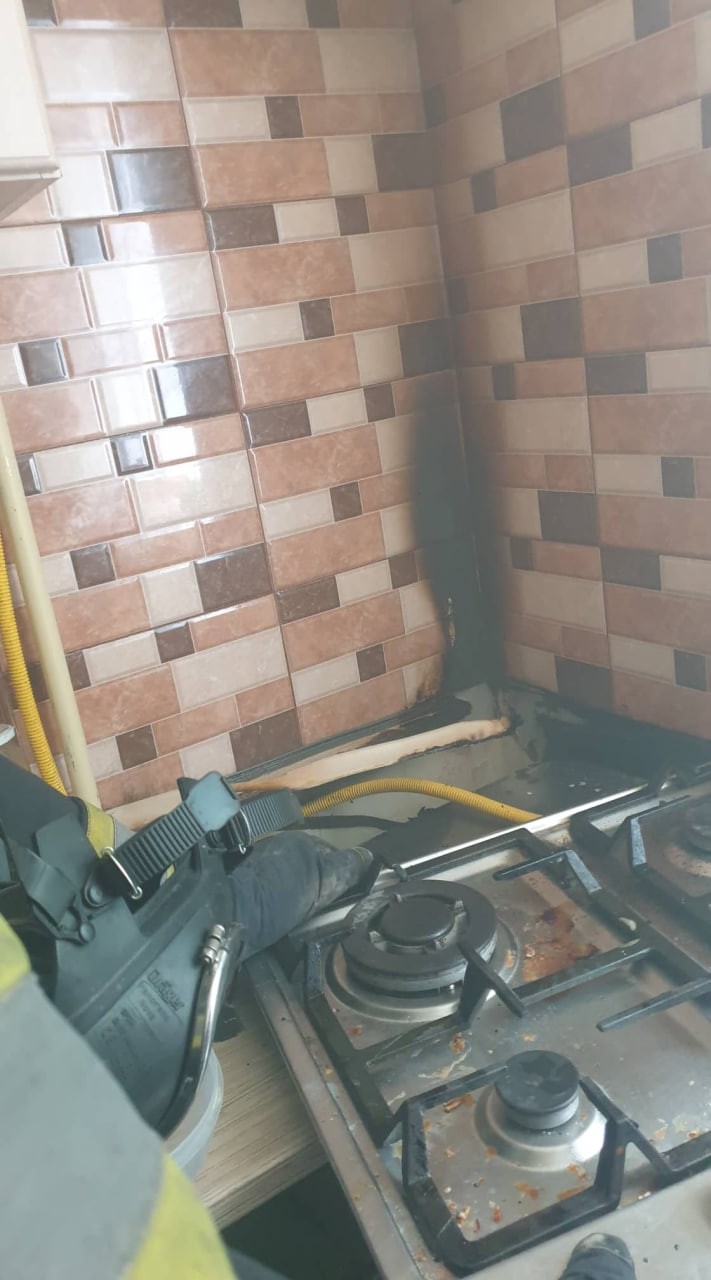 FOTO // La un pas de tragedie în Chișinău. O fetiță de 9 ani a fost salvată dintr-un apartament cuprins de flăcări