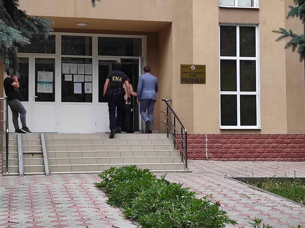 Schemă de corupție la Primăria Codru: 35 de percheziții, șapte persoane reținute și mai mulți bănuiți