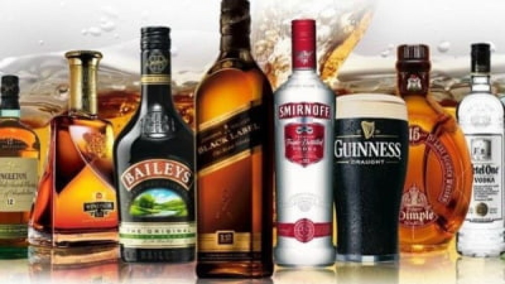 Oligarhia lui Putin rămân fără de băuturi de lux: Cel mai mare producător de alcool exclusivist părăsește piața rusă