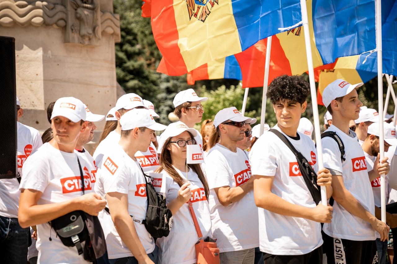 FOTO // „START” pentru „O VIAȚĂ NOUĂ”. Mișcarea constituită la protestul din 19 iunie a format și o organizație de tineret