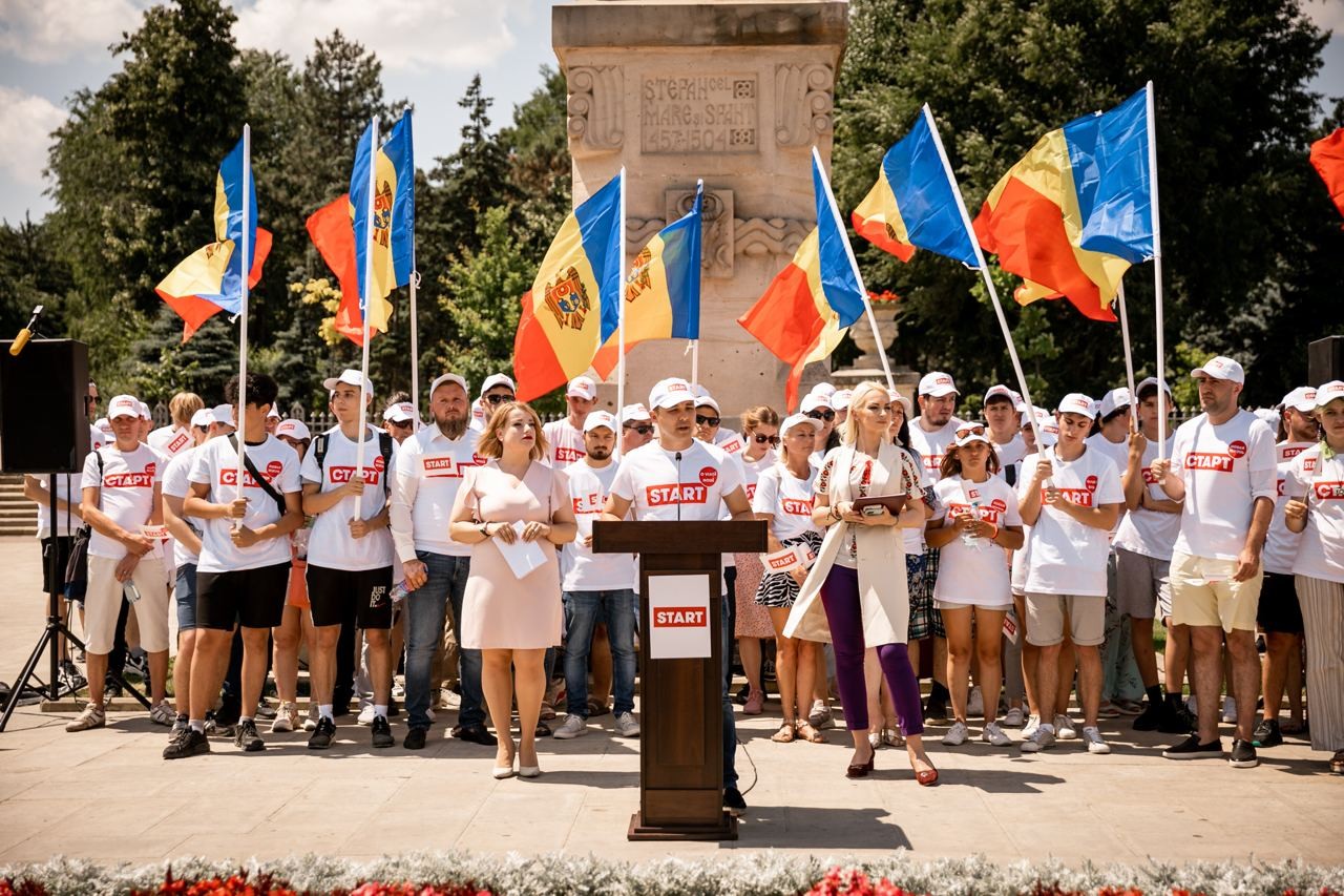 FOTO // „START” pentru „O VIAȚĂ NOUĂ”. Mișcarea constituită la protestul din 19 iunie a format și o organizație de tineret