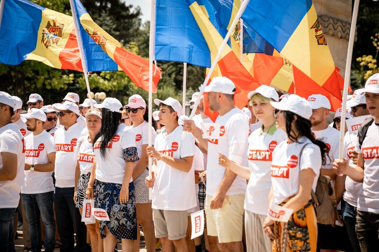 FOTO // „START” pentru „O VIAȚĂ NOUĂ”. Mișcarea constituită la protestul din 19 iunie a format și o organizație de tineret