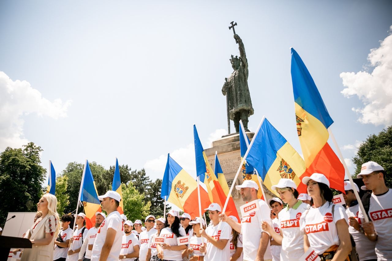 FOTO // „START” pentru „O VIAȚĂ NOUĂ”. Mișcarea constituită la protestul din 19 iunie a format și o organizație de tineret