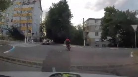 „NEED for SPEED” de Moldova: Beat și fără de permis un motociclist a fugit de polițiști pe străzile din Cricova