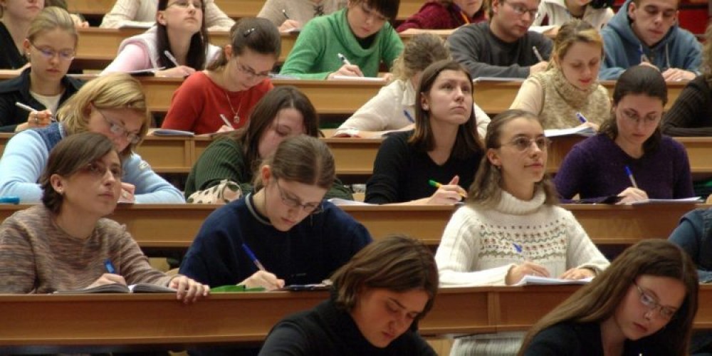 O Universitate din România a majorat numărul de locuri pentru candidații din R. Moldova și Ucraina