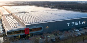 Fabrica Tesla din Germania oprește producția: ce se întâmplă, de ce
