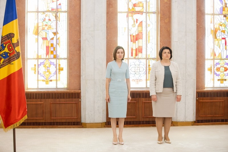 FOTO // MAIA are un nou șef. Declarațiile Maiei Sandu și Nataliei Gavrilița după investirea lui Vladimir Bolea