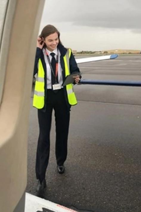 O tânără de 21 de ani, pilot stagiar, a murit la 5 zile după ce a fost mușcată de un țânțar. Medic legist: Nu am mai văzut niciodată aşa ceva
