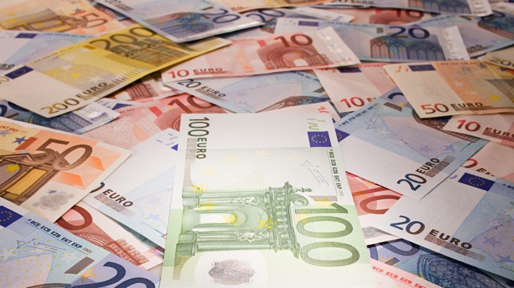 Parlamentul a adoptat trei legi pentru a primi asistență macrofinanciară din partea UE