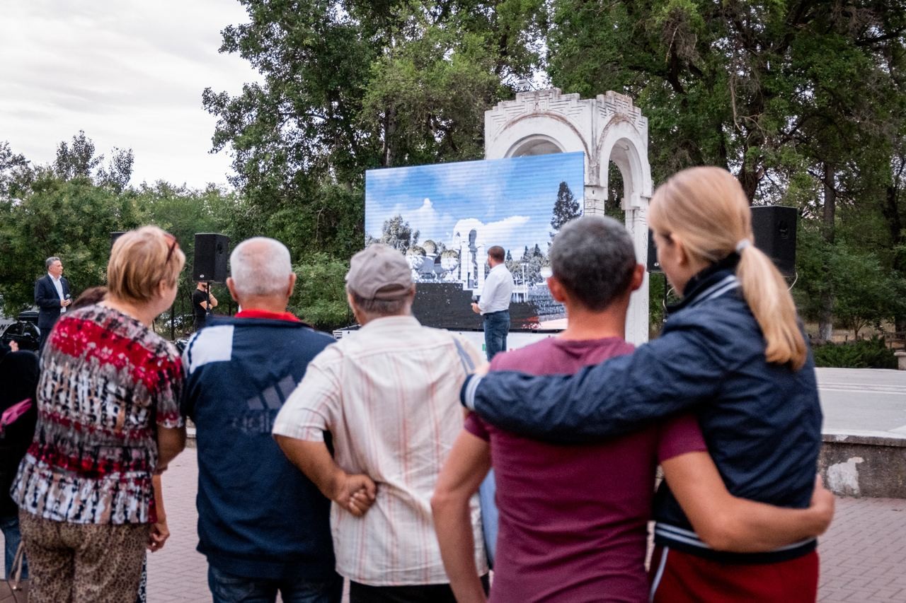 FOTO // La inițiativa lui Ilan Șor, a fost dat startul reconstrucției parcului central din Taraclia