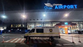 News ALERT // O nouă AMENINȚARE cu bombă pe Aeroportul din Chișinău. Toți călătorii EVACUAȚI