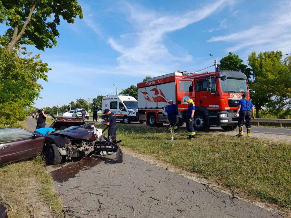 Accident grav la Soroca. Un bărbat a fost deblocat din fiarele autovehiculului