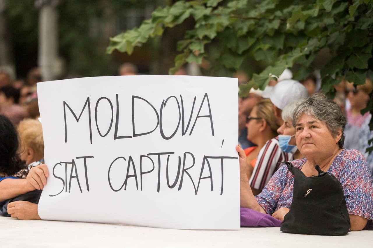 Un nou protest la Curtea de Apel Chișinău, în susținerea deputatului Partidului „ȘOR”, Marina Tauber