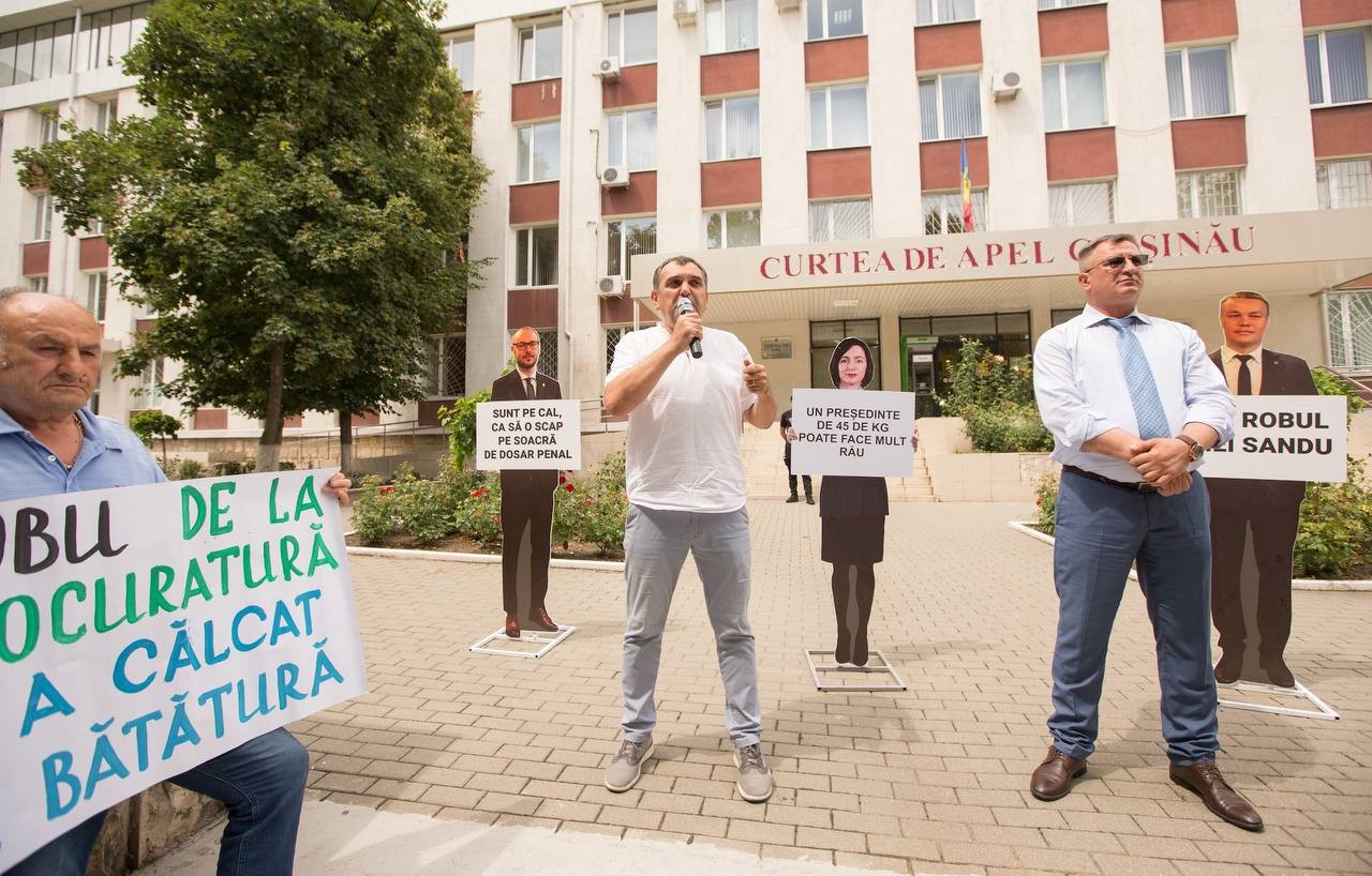 Un nou protest la Curtea de Apel Chișinău, în susținerea deputatului Partidului „ȘOR”, Marina Tauber