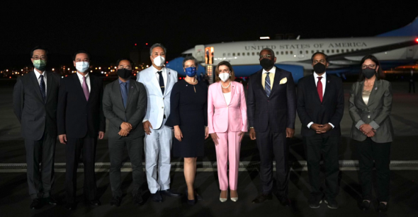 China denunţă o atitudine ”extrem de periculoasă” a SUA după sosirea luiNancy Pelosi în Taiwan