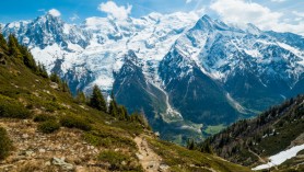 5 români au vrut să urce pe Mont Blanc în teniși și pantaloni scurți. Ce măsuri vor să aplice autoritățile