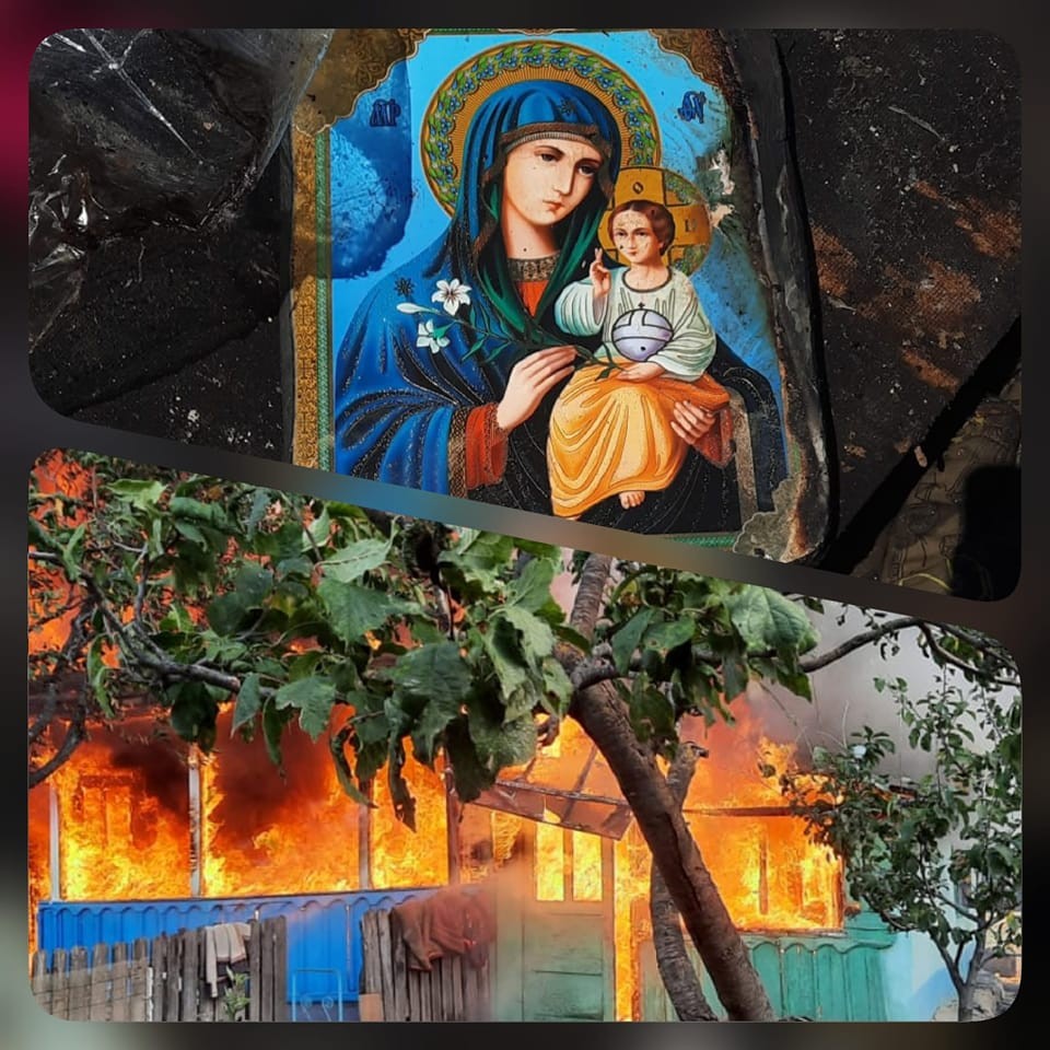 MIRACOL // O icoană a rămas intactă în urma unui incendiu care a distrus complet casa unei bătrâne