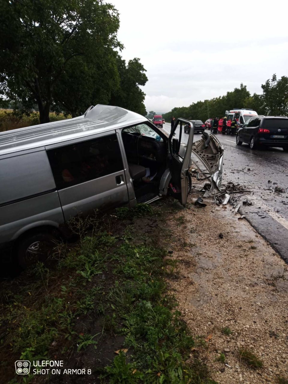 FOTO // Accident grav la Fălești. Trei persoane au avut de suferit după ce o Toyota și un Ford s-au tamponat frontal