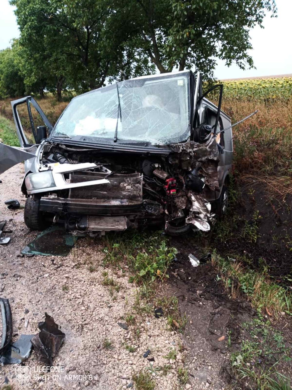 FOTO // Accident grav la Fălești. Trei persoane au avut de suferit după ce o Toyota și un Ford s-au tamponat frontal