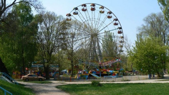 „Văd că sunt periculoase” - Ce spun chișinăuienii despre parcul de distracții din „Valea Trandafirilor”