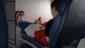 De ce NICIODATĂ să nu porți șlapi atunci când zbori cu avionul. Cum explică însoțitorii de bord