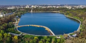 La un PAS de o tragedie în parcul „Valea Morilor”. O femeie salvată de la înec de trecători