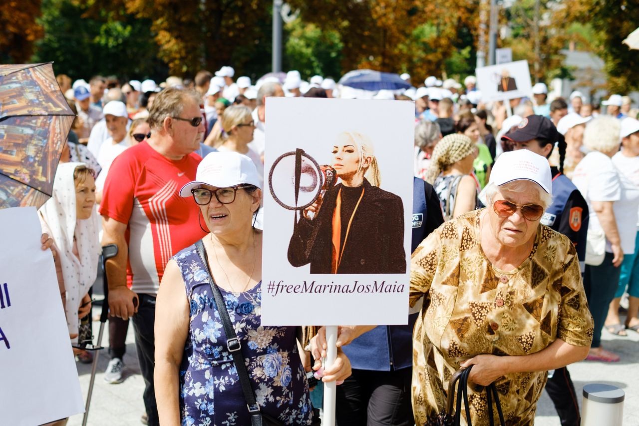 FOTO // „Noi suntem poporul!” - Protestatarii Partidului „ȘOR” au cerut demisia Maiei Sandu și eliberarea Marinei Tauber