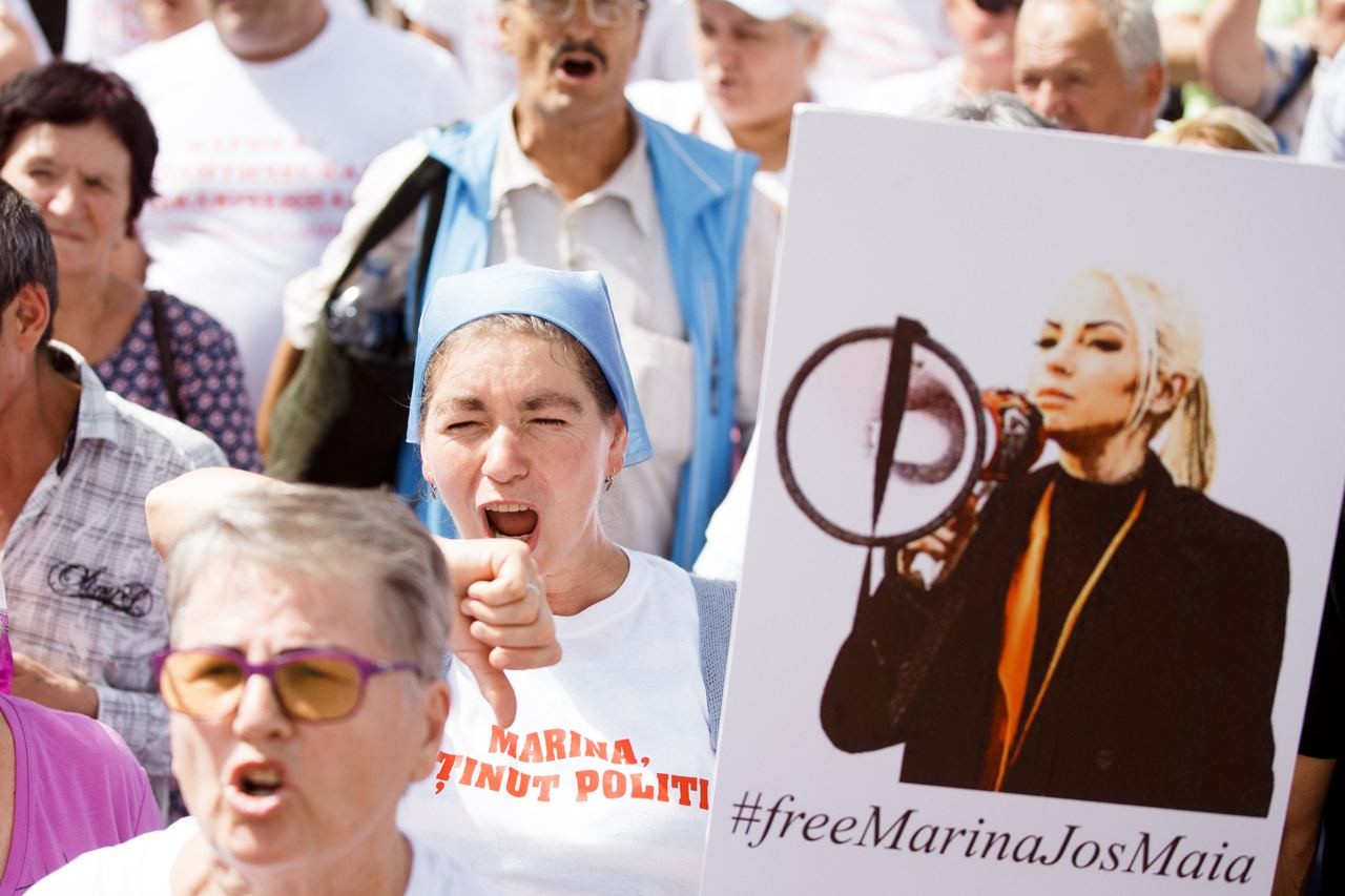 FOTO // „Noi suntem poporul!” - Protestatarii Partidului „ȘOR” au cerut demisia Maiei Sandu și eliberarea Marinei Tauber