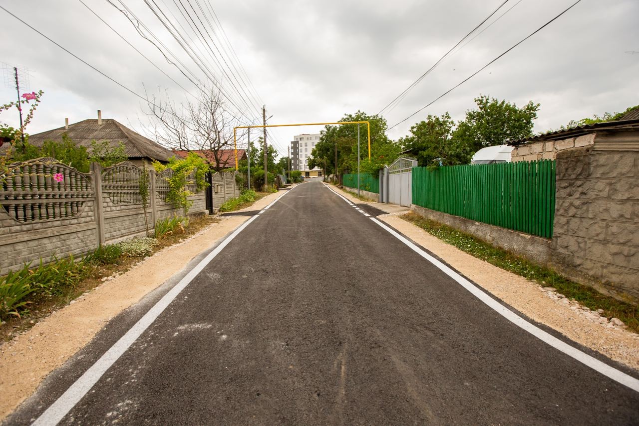 FOTO&VIDEO // Drumurile din Orhei continuă să fie construite de echipa Partidului „ȘOR”