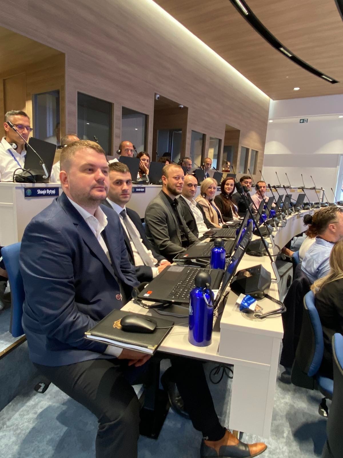 Opt polițiști moldoveni, instruiți la Budapesta de experții FBI, în investigare a criminalității cibernetice