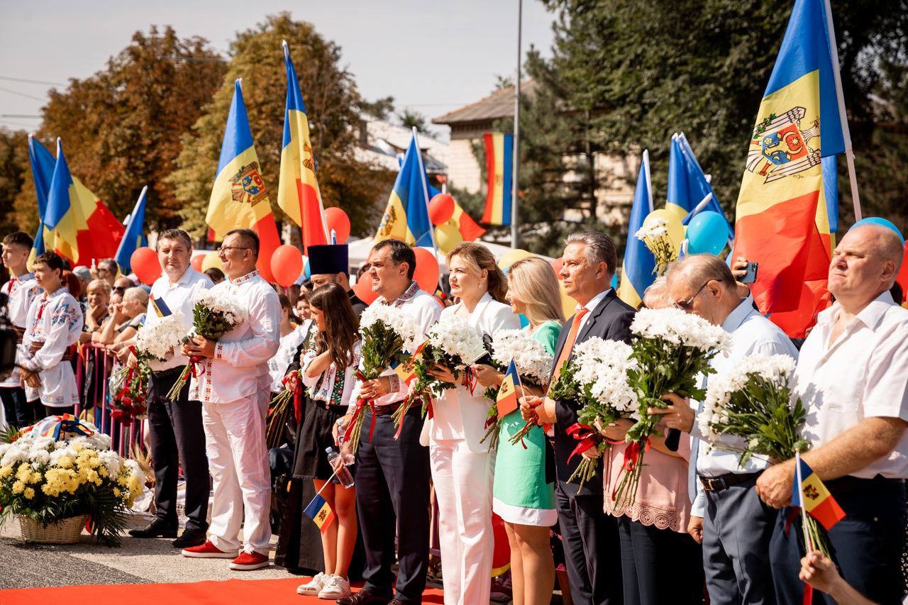 FOTO&VIDEO // Muzică și voie bună, la Orhei. Ziua Independenței sărbătorită cu fast la care este invitată toată lumea să spună: „Moldova, te iubesc!”