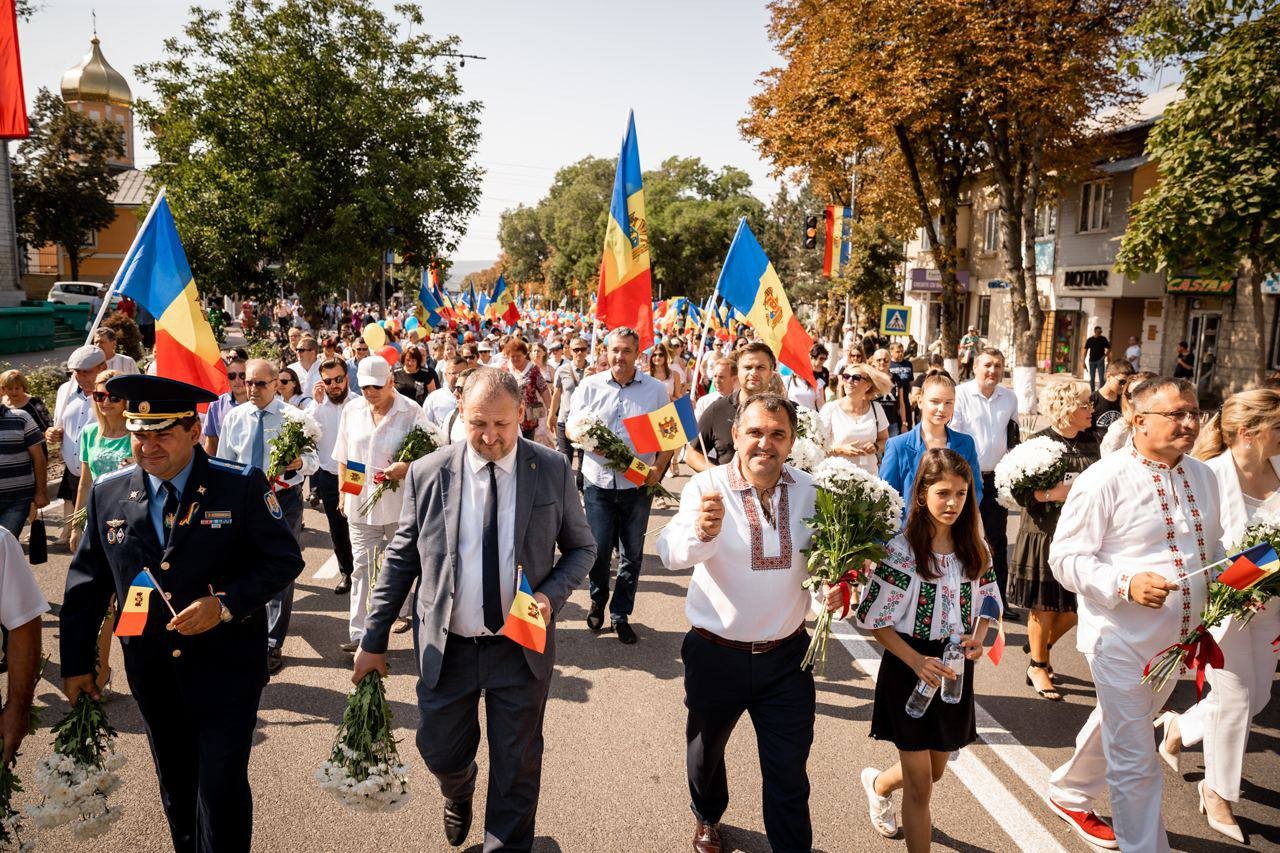 FOTO&VIDEO // Muzică și voie bună, la Orhei. Ziua Independenței sărbătorită cu fast la care este invitată toată lumea să spună: „Moldova, te iubesc!”