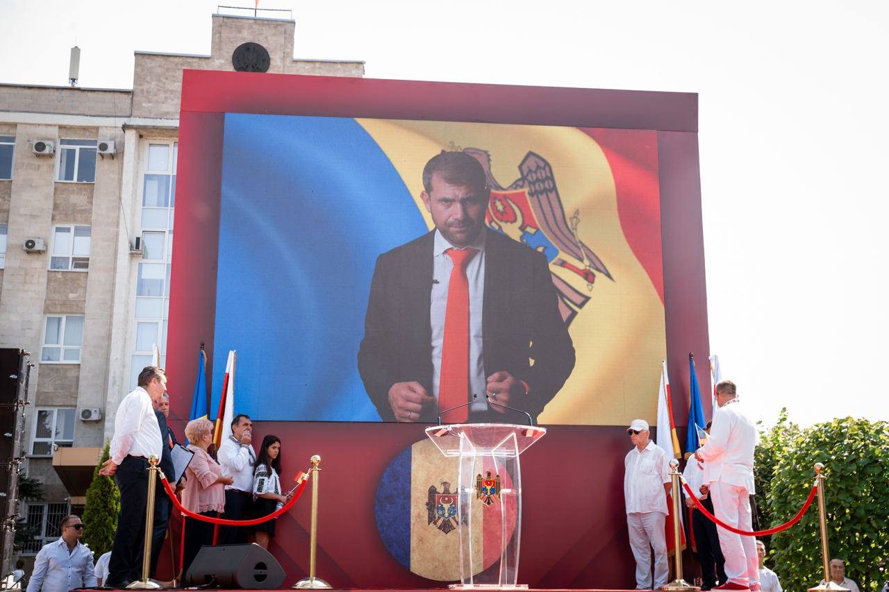 FOTO&VIDEO // Muzică și voie bună, la Orhei. Ziua Independenței sărbătorită cu fast la care este invitată toată lumea să spună: „Moldova, te iubesc!”