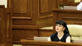 Percheziții matinale la fosta deputată a Partidului Socialiștilor, Alla Dolință