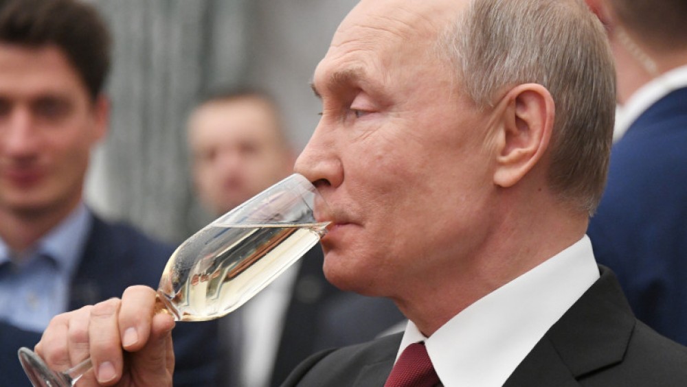 Se clatină „tronul” lui Putin? Consilieri de la Sankt Petersburg cer punerea sub acuzare de trădare