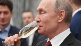 Se clatină „tronul” lui Putin? Consilieri de la Sankt Petersburg cer punerea sub acuzare de trădare