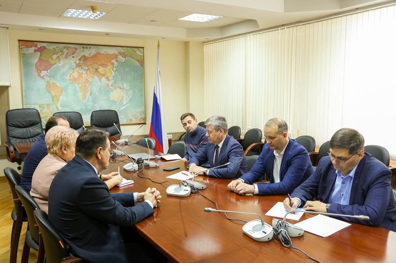 FOTO // Deputații „ȘOR” negociază în Duma rusească asigurarea R. Orhei cu gaze naturale și exportul produselor agricole din regiune în Federația Rusă