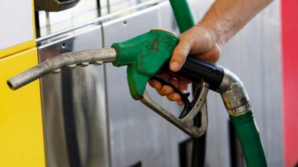 Breaking NEWS // Autoritățile au anunțat noile prețuri la carburanți. Motorina rămâne mai scumpă decât benzina