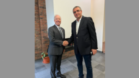 Musafir neordinar la sediul Partidului Nostru. Ambasadorul SUA în vizită la Usatîi după ce ultimul și-a anunțat revenirea în politică