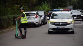 Guvernul pune capăt „raiului” trotinetelor electrice: Interzise pe trotuar, limitate la 30 km/h prin oraș