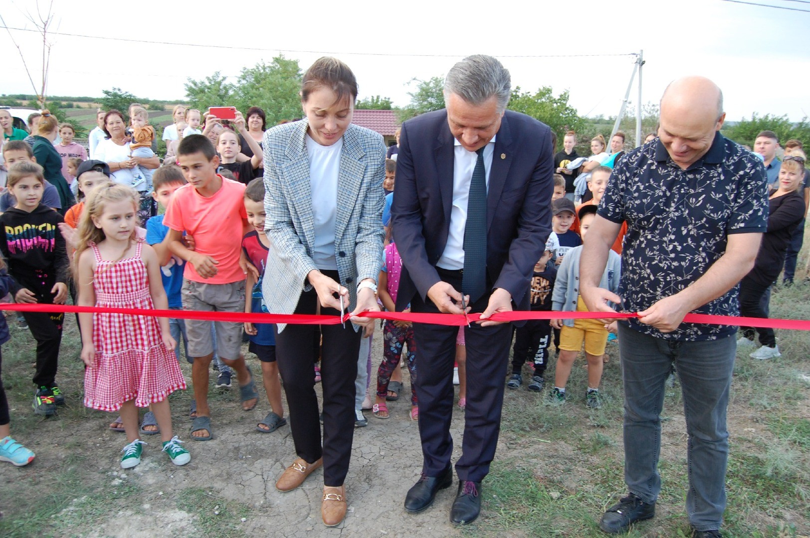 Sărbătoare mare pentru copiii din comuna Cealîc, Taraclia. A fost inaugurat un teren de joacă, construit la inițiativa lui Ilan Șor
