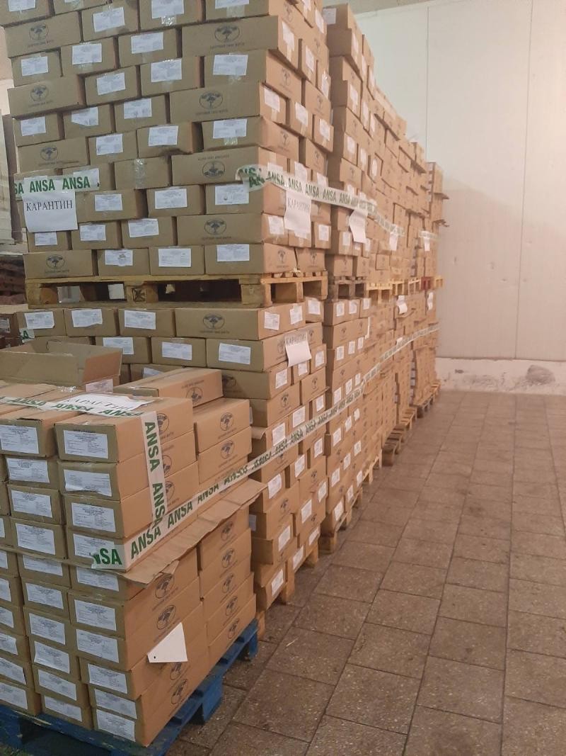 Unt produs din grăsime străină urma să ajungă pe rafturi. ANSA a blocat comercializarea lotului