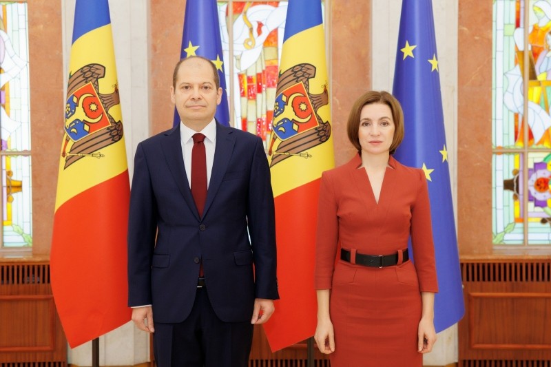 FOTO // Maia Sandu a recepționat scrisorile de acreditare a șapte noi ambasadori veniți la noi în țară