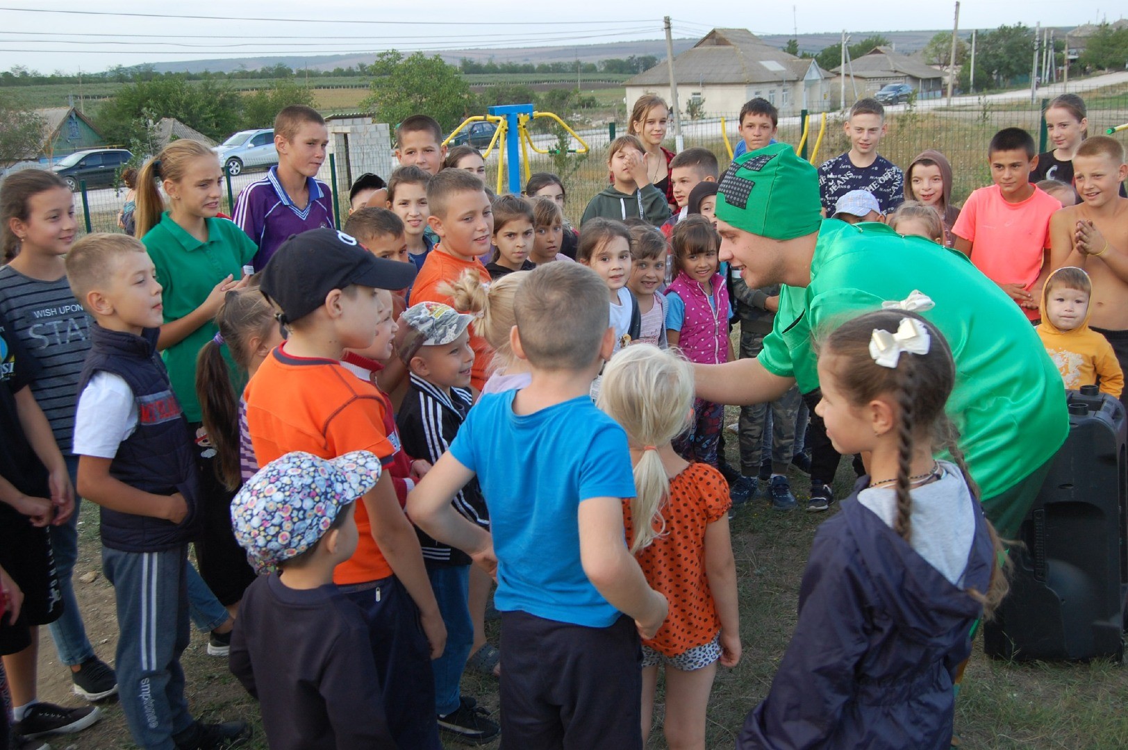 Sărbătoare mare pentru copiii din comuna Cealîc, Taraclia. A fost inaugurat un teren de joacă, construit la inițiativa lui Ilan Șor