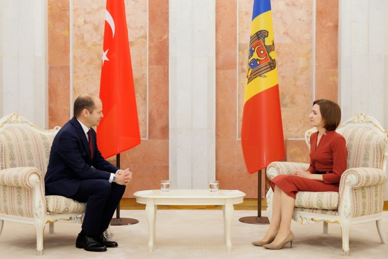 FOTO // Maia Sandu a recepționat scrisorile de acreditare a șapte noi ambasadori veniți la noi în țară