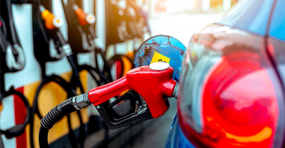 Ultima ORĂ // Autoritățile au publicat noile tarife la carburanți. Iată cu cât se scumpește benzina